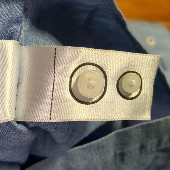 UNTUCKit* men's cotton chambray button front long sleeve collared dress shirt - Picture 12 of 14